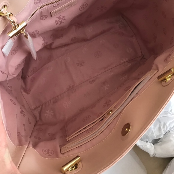 New✨Tory Burch Alexa Quilted shoulder Tote - Picture 6 of 8